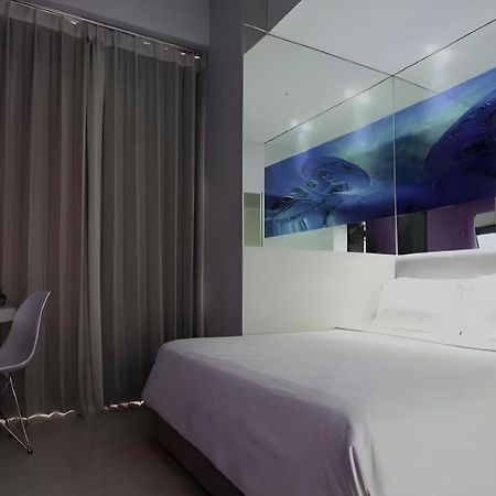 G Suites Hotel By Amithya Surabaya Esterno foto