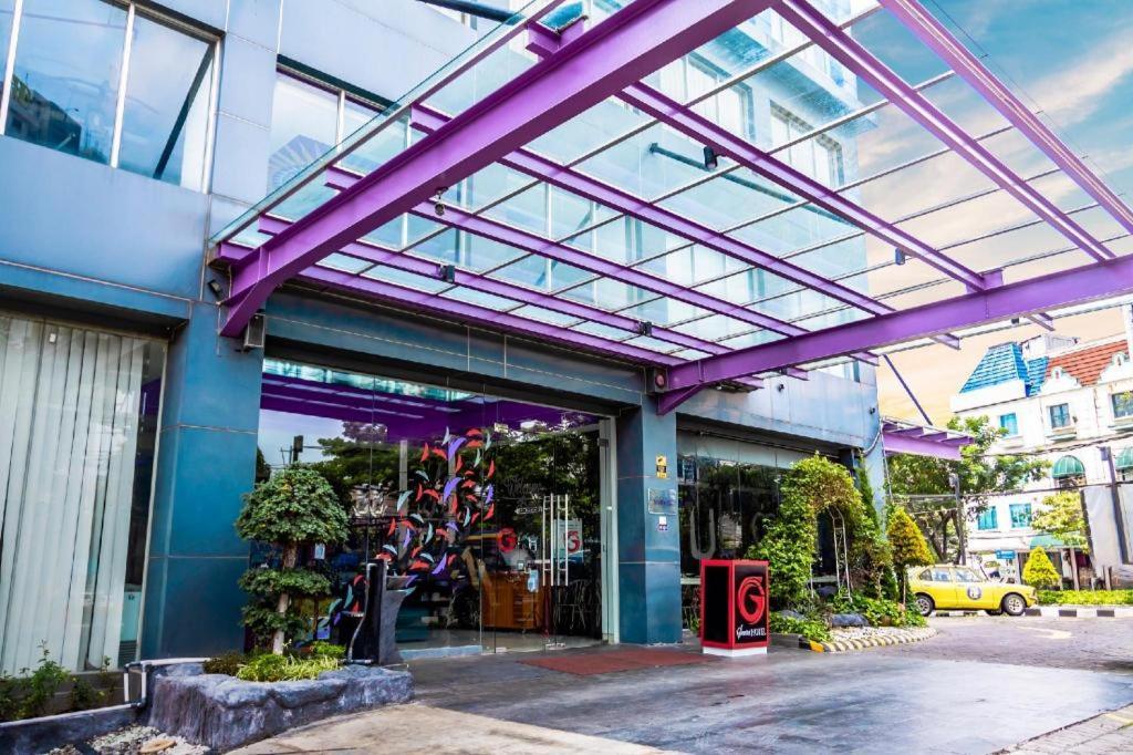 G Suites Hotel By Amithya Surabaya Esterno foto