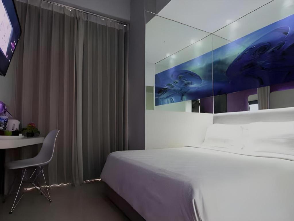 G Suites Hotel By Amithya Surabaya Esterno foto