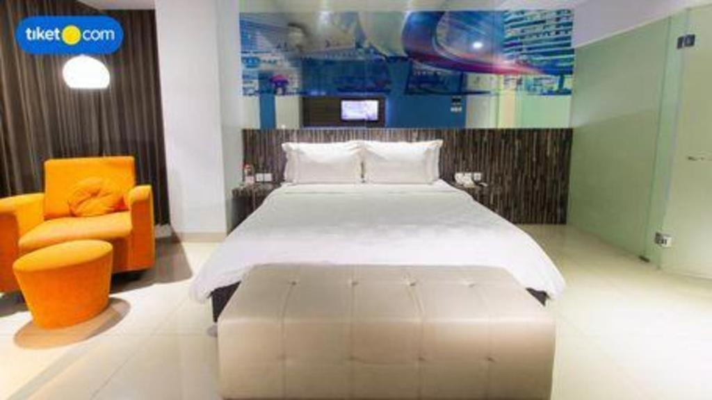 G Suites Hotel By Amithya Surabaya Esterno foto