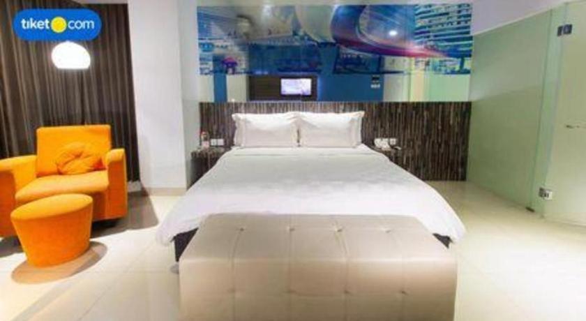 G Suites Hotel By Amithya Surabaya Esterno foto