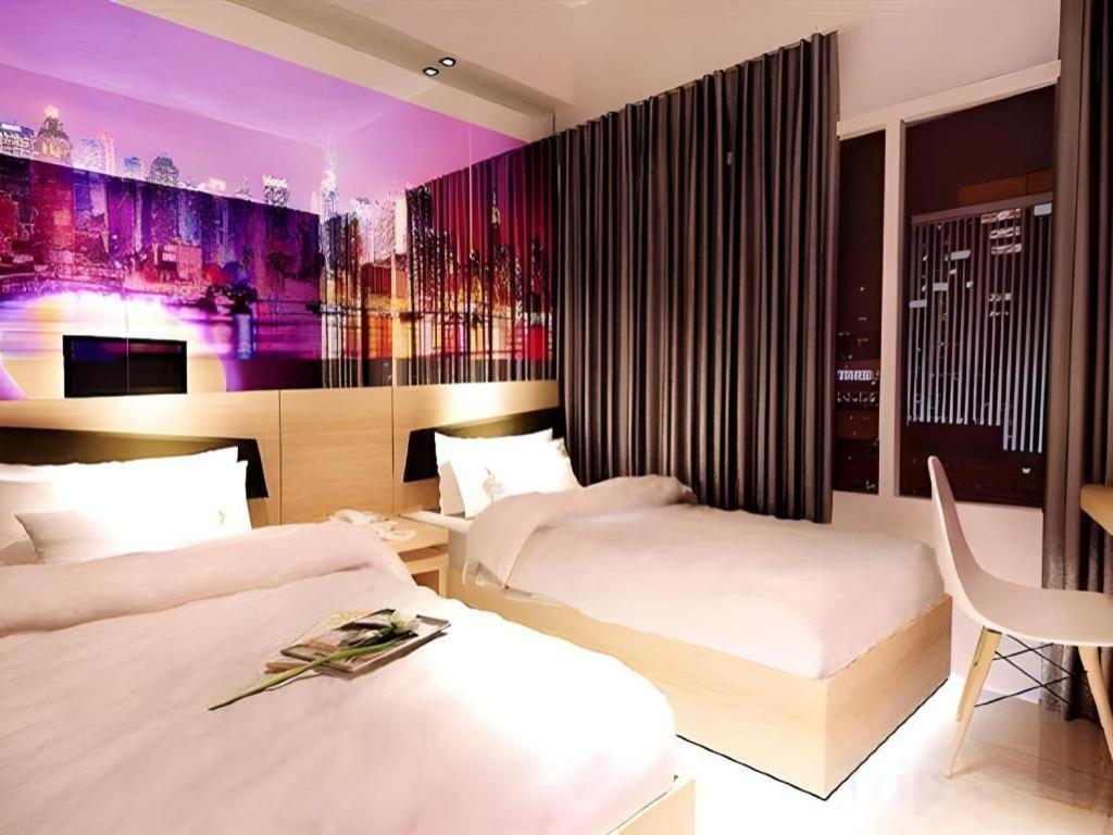 G Suites Hotel By Amithya Surabaya Esterno foto