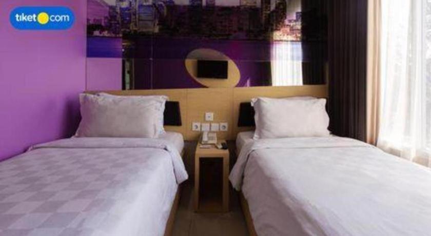 G Suites Hotel By Amithya Surabaya Esterno foto